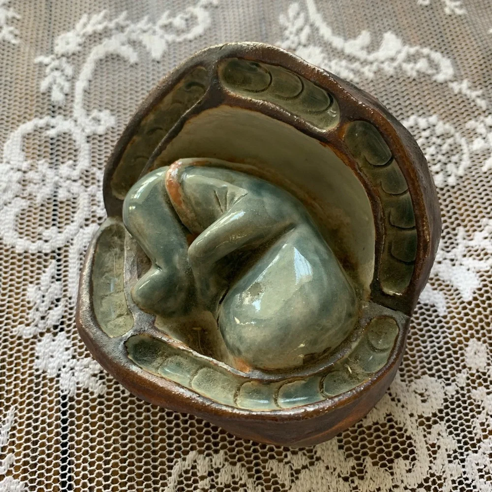 Studio pottery fetus in utero sculpture original artwork - Picture 3 of 10